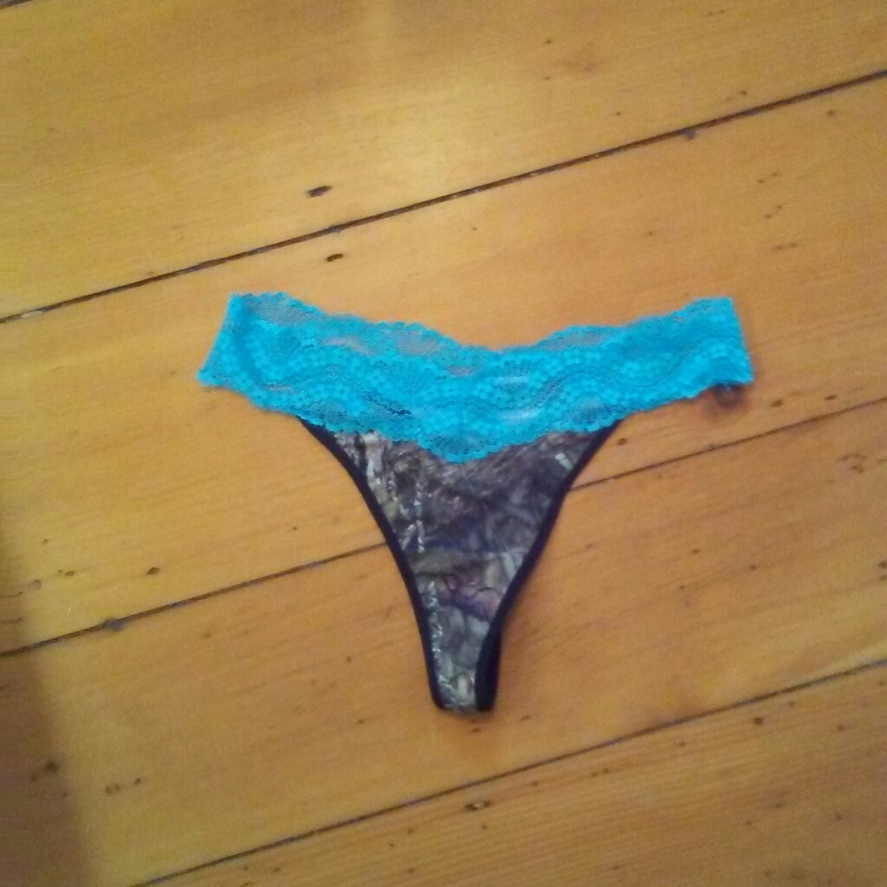 Camo Thong